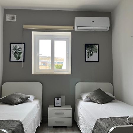 F4 Room 3, Private Room Two Single Beds Shared Bathroom 음시다 외부 사진