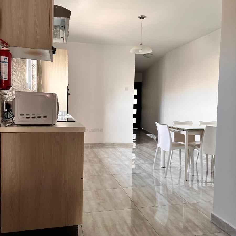 F4 Room 3, Private Room Two Single Beds Shared Bathroom 음시다 외부 사진