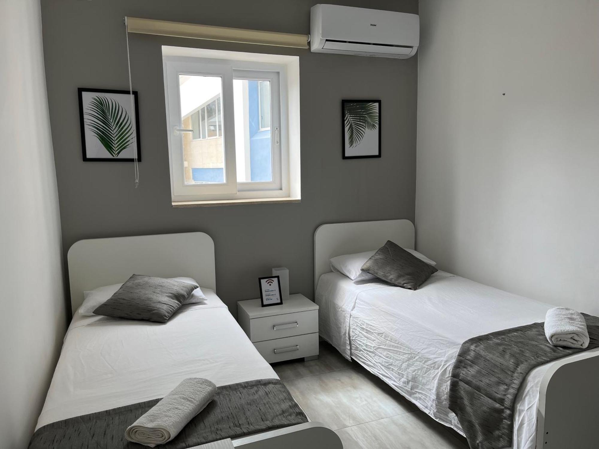 F4 Room 3, Private Room Two Single Beds Shared Bathroom 음시다 외부 사진